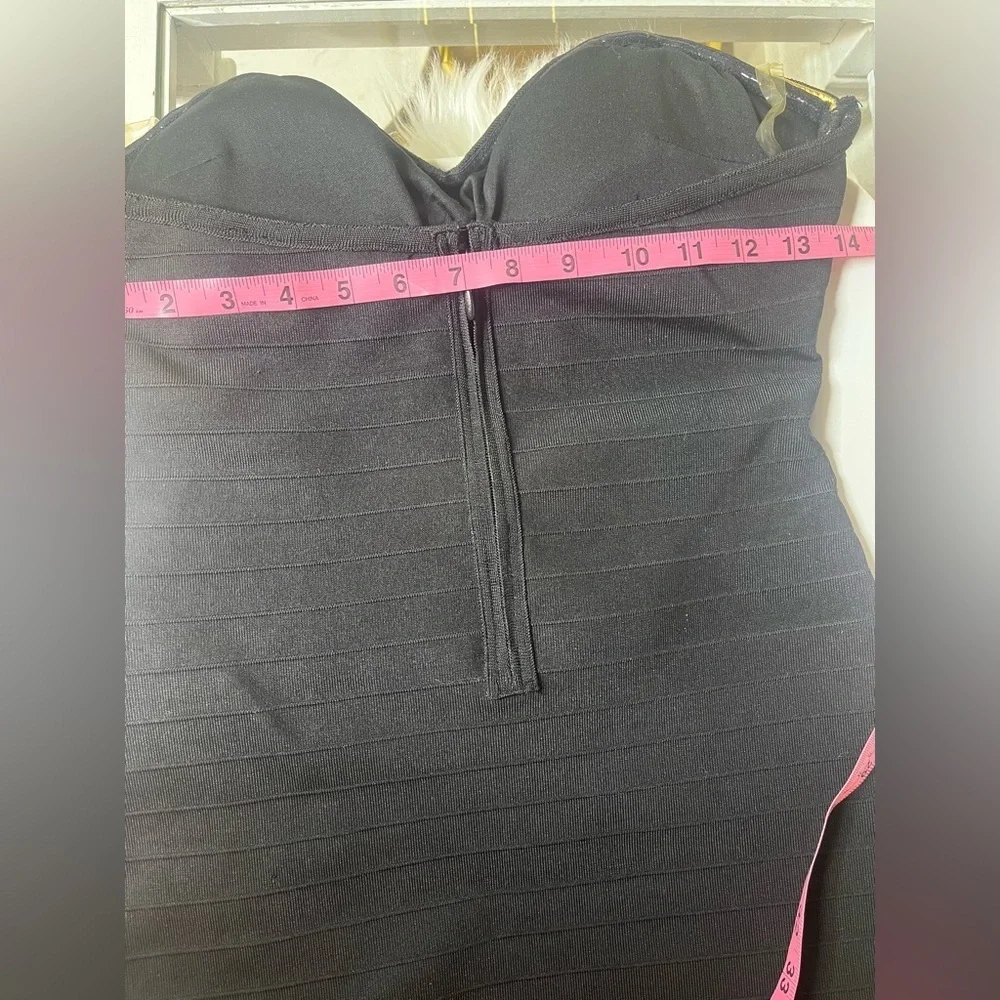 WOW COUTURE STRETCHY BODYCON BANDAGE DRESS W/GOLD SIDE PANELS - Picture 10 of 10